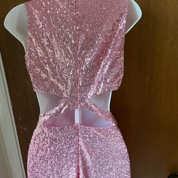 Pink sequin cutout maxi dress - Picture 4 of 4